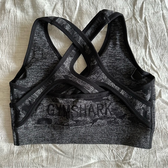 Gymshark Sports Bra 🖤 - Picture 3 of 4